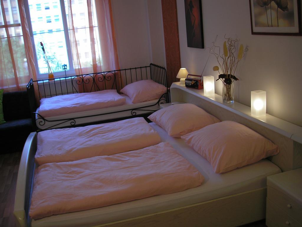 Vacation Apartment Up To 10 Bratislava Habitación foto